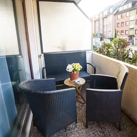 Immostay #3 - Mit Grossem Balkon, Parkplatz & Wlan- Naehe Zentrum