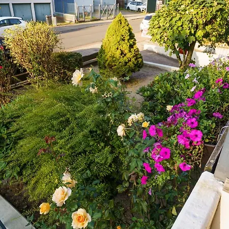 Immostay #3 - Mit Grossem Balkon, Parkplatz & Wlan- Naehe Zentrum Apartment *
