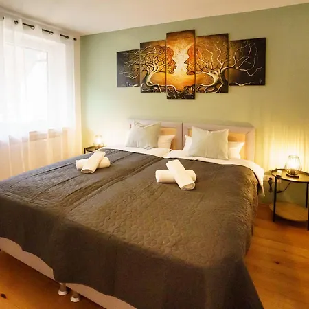 Immostay #3 - Mit Grossem Balkon, Parkplatz & Wlan- Naehe Zentrum Apartment